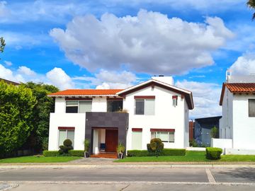 Venta de Casa en la Vista Country Club, Atlixcáyotl, Puebla, de 3 recámaras