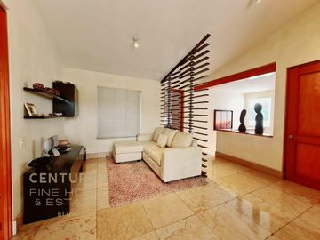 Venta de Casa en la Vista Country Club, Atlixcáyotl, Puebla, de 3 recámaras
