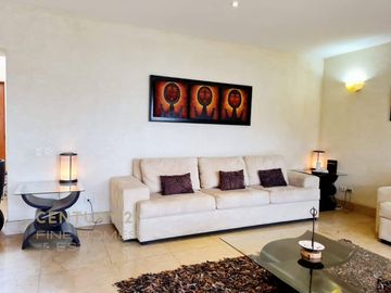 Venta de Casa en la Vista Country Club, Atlixcáyotl, Puebla, de 3 recámaras