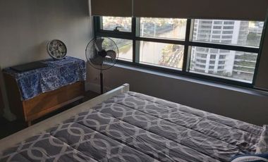 Condominium for Sale 2 Bedrooms: 2BR Flat Condo for Sale in Edades Tower and Garden Villas Rockwell Center Makati