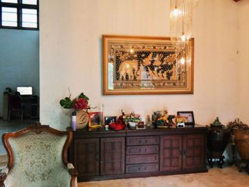 Rumah Mewah Halaman Luas Hanya 200 meter dari Jalan Solo