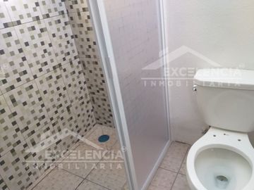 VENTA DE CASA REMODELADA EN COLINAS DEL SUR
