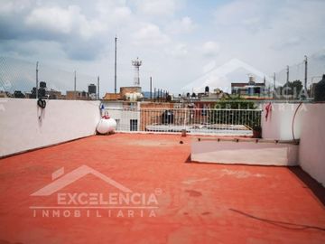 VENTA DE CASA REMODELADA EN COLINAS DEL SUR