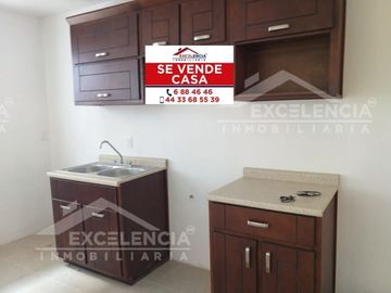 VENTA DE CASA REMODELADA EN COLINAS DEL SUR