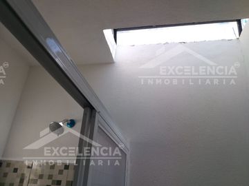 VENTA DE CASA REMODELADA EN COLINAS DEL SUR