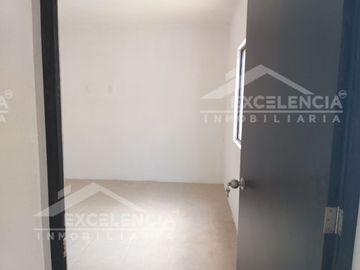 VENTA DE CASA REMODELADA EN COLINAS DEL SUR