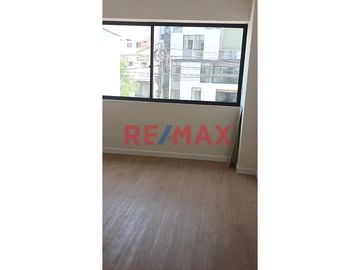🌟 ¡Descubre tu nuevo hogar en Miraflores! 🌟

🏢 **Departamento  Exclusivo - Estreno** 🌆
📍 Dirección: C. Coronel Inclán 358, Miraflores, Lima.

🛋️