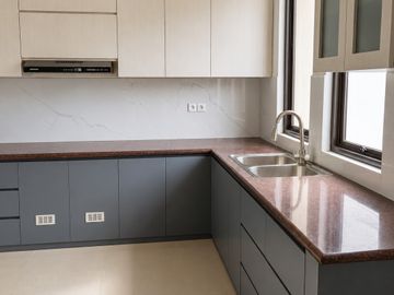 DIJUAL RUMAH SUDUT DI MUTIARA FATMAWATI RESIDENCE - PONDOK LABU, JAKARTA SELATAN