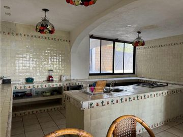CASA EN VENTA A ORILLA DEL LAGO 