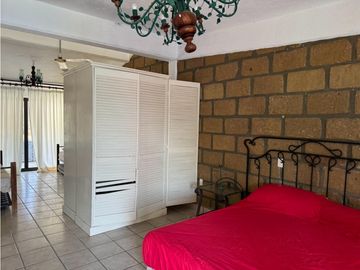 CASA EN VENTA A ORILLA DEL LAGO 