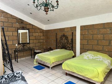 CASA EN VENTA A ORILLA DEL LAGO 
