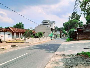 Tanah pekarangan luas dikawasan bisnis jln Kaliurang