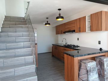 CASA EN VENTA NUEVA EN SAN GASPAR, METEPEX, EDOMEX