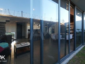 MAGNÍFICA CASA INTELIGENTE CON ROOF GARDEN
