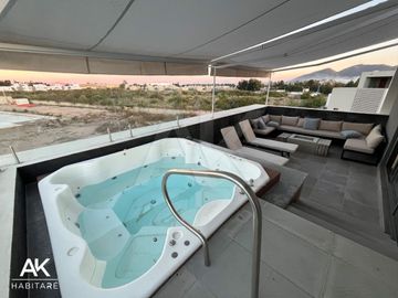 MAGNÍFICA CASA INTELIGENTE CON ROOF GARDEN