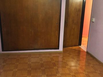 VENTA DEPARTAMENTO 4 AMBIENTES CON BALCÓN CORRIDO