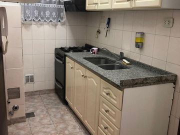 VENTA DEPARTAMENTO 4 AMBIENTES CON BALCÓN CORRIDO