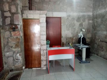 VENTA DE CASA COLONIAL CON LOCALES CENTRO HISTORICO