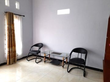 Guesthouse Apik dekat Kampung Flory Tlogoadi