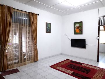 Guesthouse Apik dekat Kampung Flory Tlogoadi