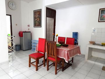 Guesthouse Apik dekat Kampung Flory Tlogoadi