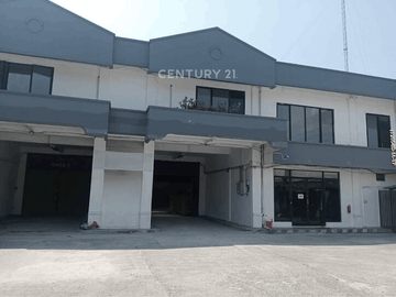Dijual Gudang Dan Kantor Dengan Halaman Parkir Luas Di Ciputat