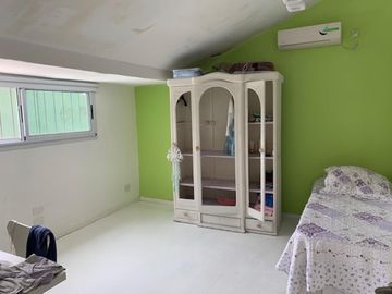 Casa minimalista en Quilmes recidencial