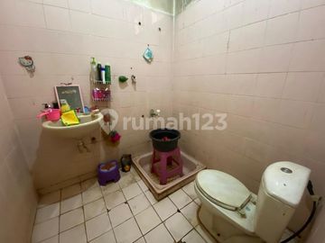 Rumah 1 Lantai di Cirendeu dengan Luas Tanah 945M² Harga Menarik