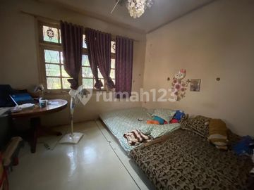 Rumah 1 Lantai di Cirendeu dengan Luas Tanah 945M² Harga Menarik