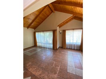 VENDO CASA CENTRAL EN ARRIETA ACEPTA OFERTA, CASA CON PISCINA Y AMPLIOS DORMITORIOS