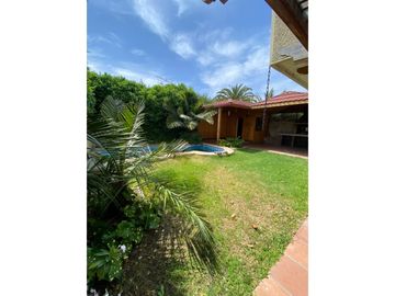 VENDO CASA CENTRAL EN ARRIETA ACEPTA OFERTA, CASA CON PISCINA Y AMPLIOS DORMITORIOS