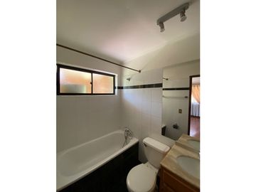 VENDO CASA CENTRAL EN ARRIETA ACEPTA OFERTA, CASA CON PISCINA Y AMPLIOS DORMITORIOS