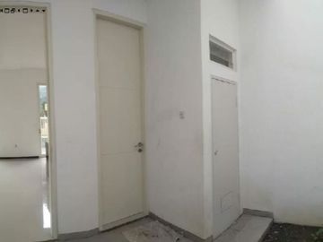 rumah Hook Baru di Sutorejo Timur, Strategis
