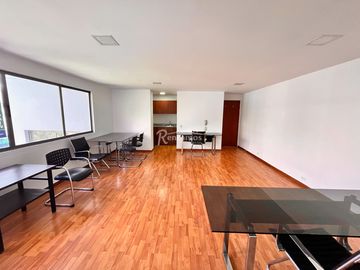 oficina en arriendo en el poblado. Cod A777227