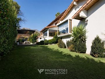 Casa en venta de 6 dorm. en Las Condes