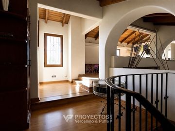 Casa en venta de 6 dorm. en Las Condes