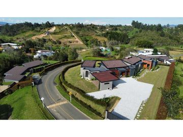 VENTA FINCA 2500 mts2 EL CARMEN VA LA CEJA - RIONEGRO - D