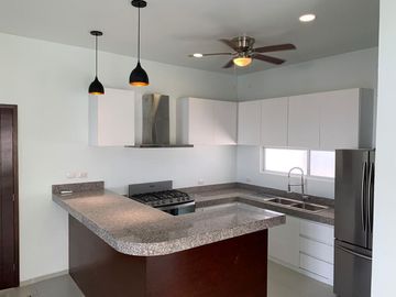 CASA EN VENTA EN MERIDA YUCATAN ,CONKAL KANAN