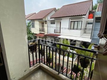 Rumah Modern 2 Lantai Dalam Komplek Nyaman di Cirendeu