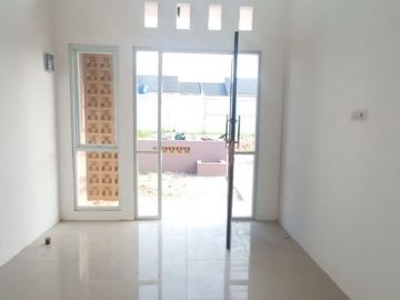 Rumah Baru Minimalis Kokoh Dinding Bata Merah Di Jejalen, Tambun