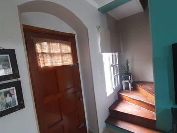 VENTA DUPLEX 3 AMBIENTES CON COCHERA