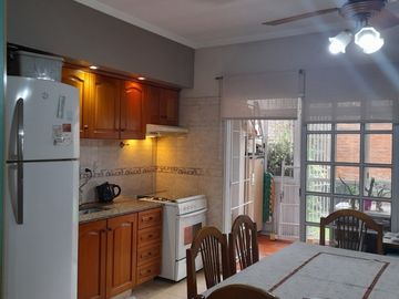 VENTA DUPLEX 3 AMBIENTES CON COCHERA