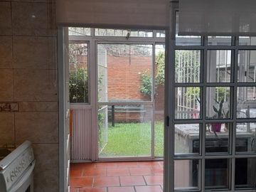 VENTA DUPLEX 3 AMBIENTES CON COCHERA