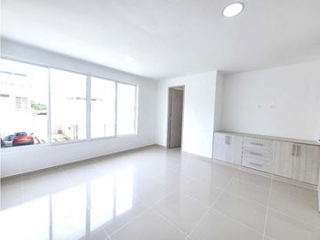 BROKER CASA EN VENTA PARA ESTRENAR SECTOR COMPLEJO DEPORTIVO