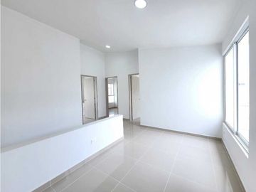BROKER CASA EN VENTA PARA ESTRENAR SECTOR COMPLEJO DEPORTIVO