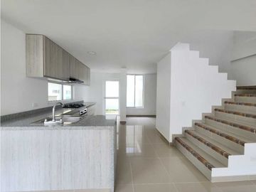 BROKER CASA EN VENTA PARA ESTRENAR SECTOR COMPLEJO DEPORTIVO