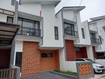 Jual Cepat Hanya 1 Unit Rumah 2LT Cash Only 750 Juta di Arcamanik