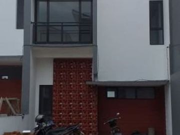 Jual Cepat Hanya 1 Unit Rumah 2LT Cash Only 750 Juta di Arcamanik