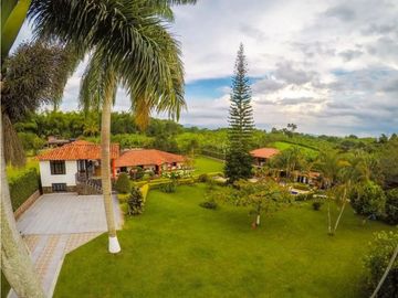 SE VENDE CHALET VA A LA HERRADURA