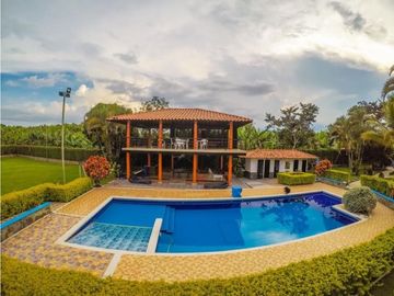 SE VENDE CHALET VA A LA HERRADURA